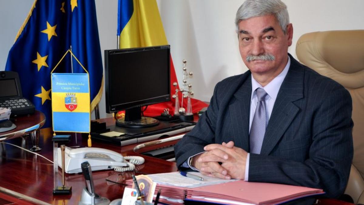 premiera la alegerile de duminica a murit cu 11 zile inainte de alegeri dar a fost ales in fruntea