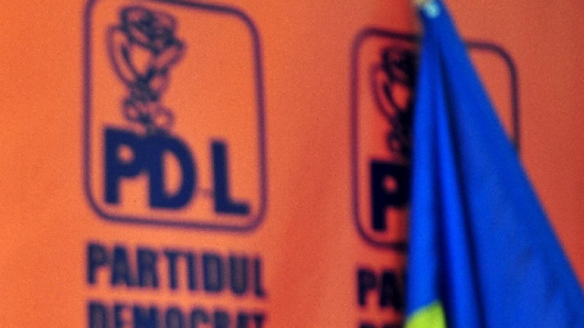 tot mai multi democrat liberali cer schimbarea conducerii