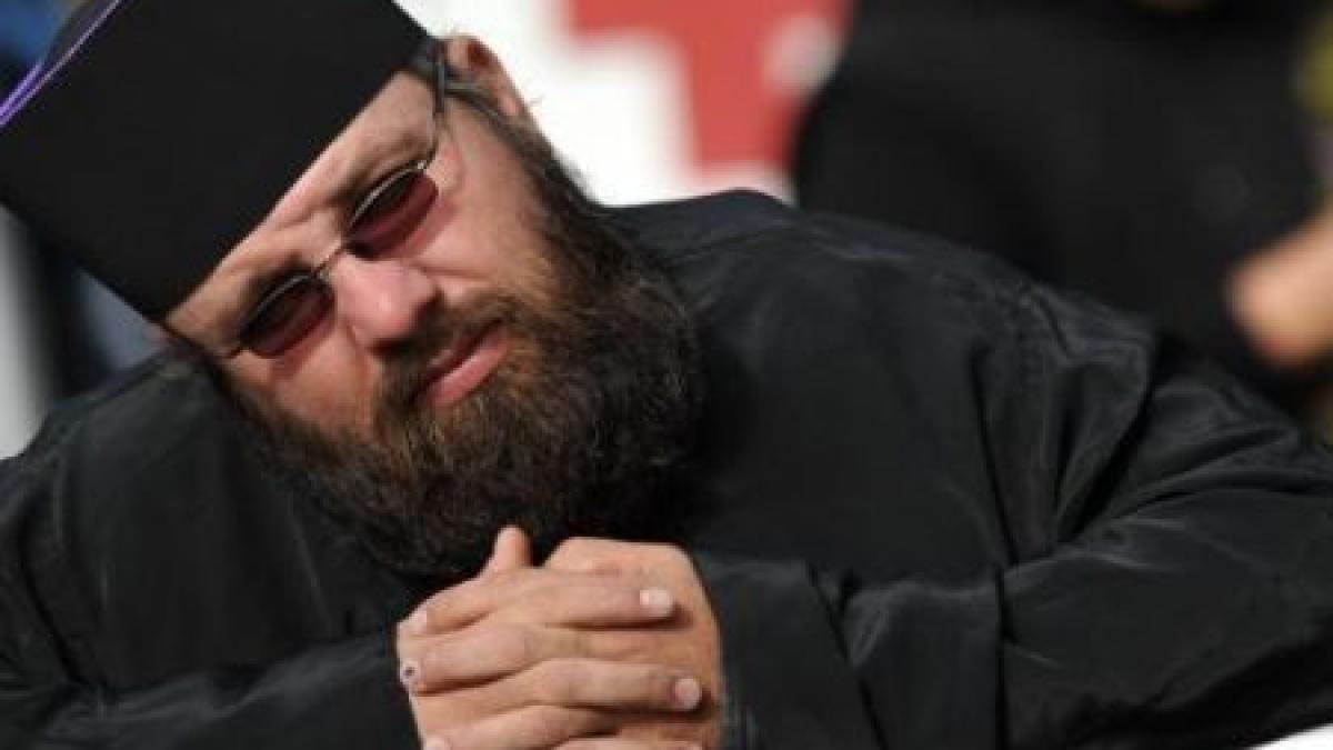 angajatii arhiepiscopiei timisoarei cercetati pentru abuz in serviciu cereau spaga pentru binele