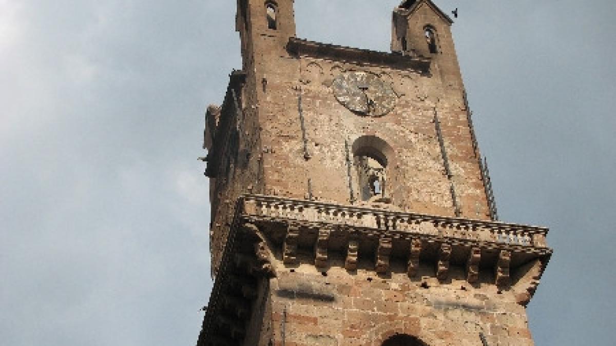 cu liftul in biserica peste 1 000 de vizitatori au fost in casa domnului sa vada orasul de la