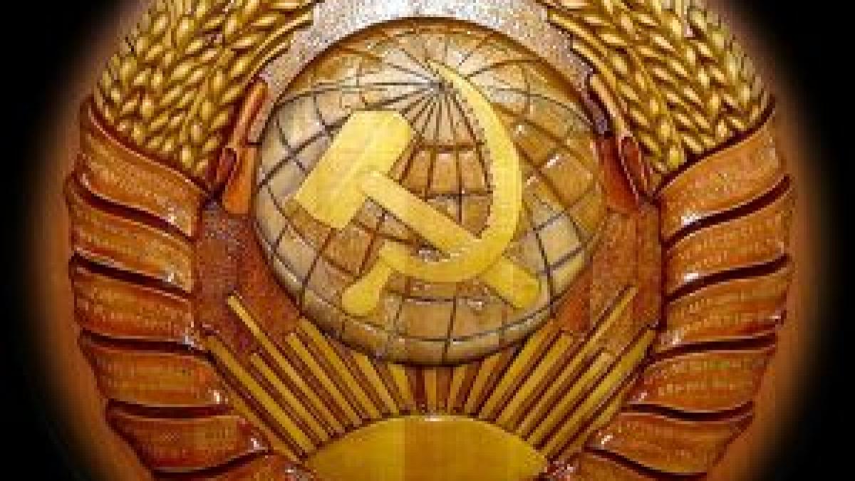 financial times inapoi in anii 30 ciocanul secera si svastica extremismul ameninta sa puna