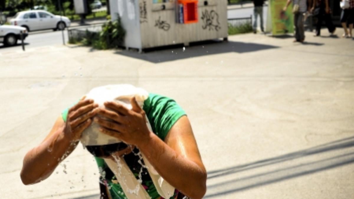 primele victime ale caniculei in capitala peste 440 de solicitari la ambulanta intre orele 8 00 si