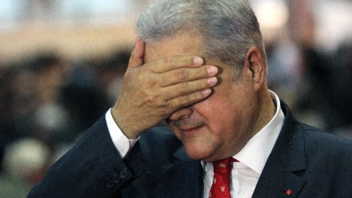 avocatii lui adrian nastase fac sesizare la cedo acesta a fost condamnat definitiv la 2 ani de