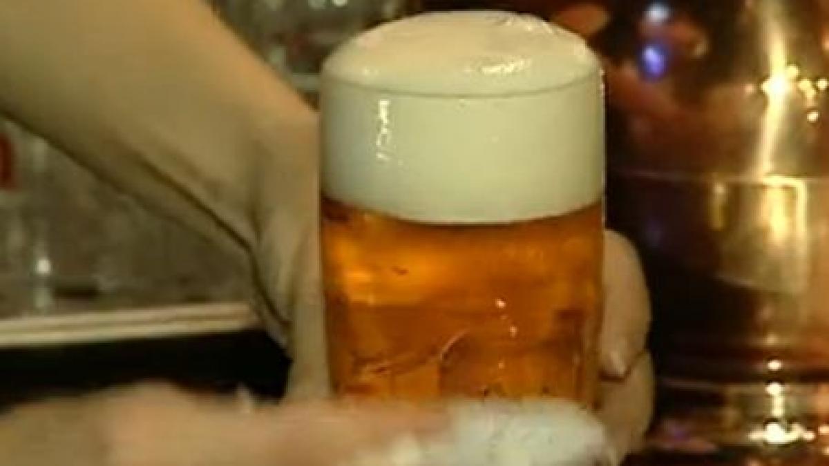 canicula formeaza cozi la berarii profituri record pentru proprietarii de terase si gelaterii