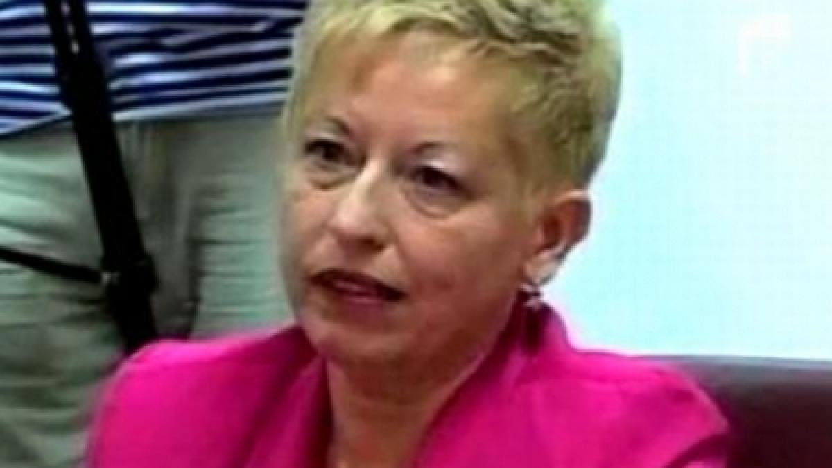 judecatoarea carmen mladen acuzata ca si a santajat amantul suspendata din functie
