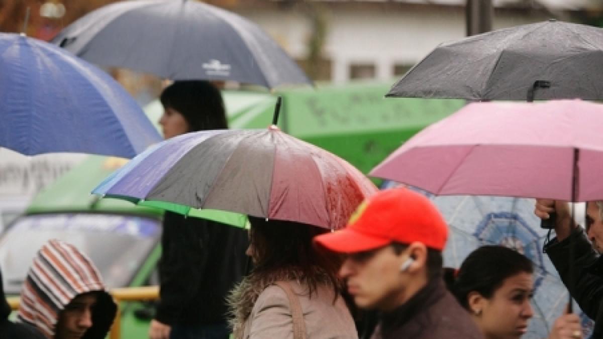 averse vant si descarcari electrice vezi cat timp va ramane vremea instabila