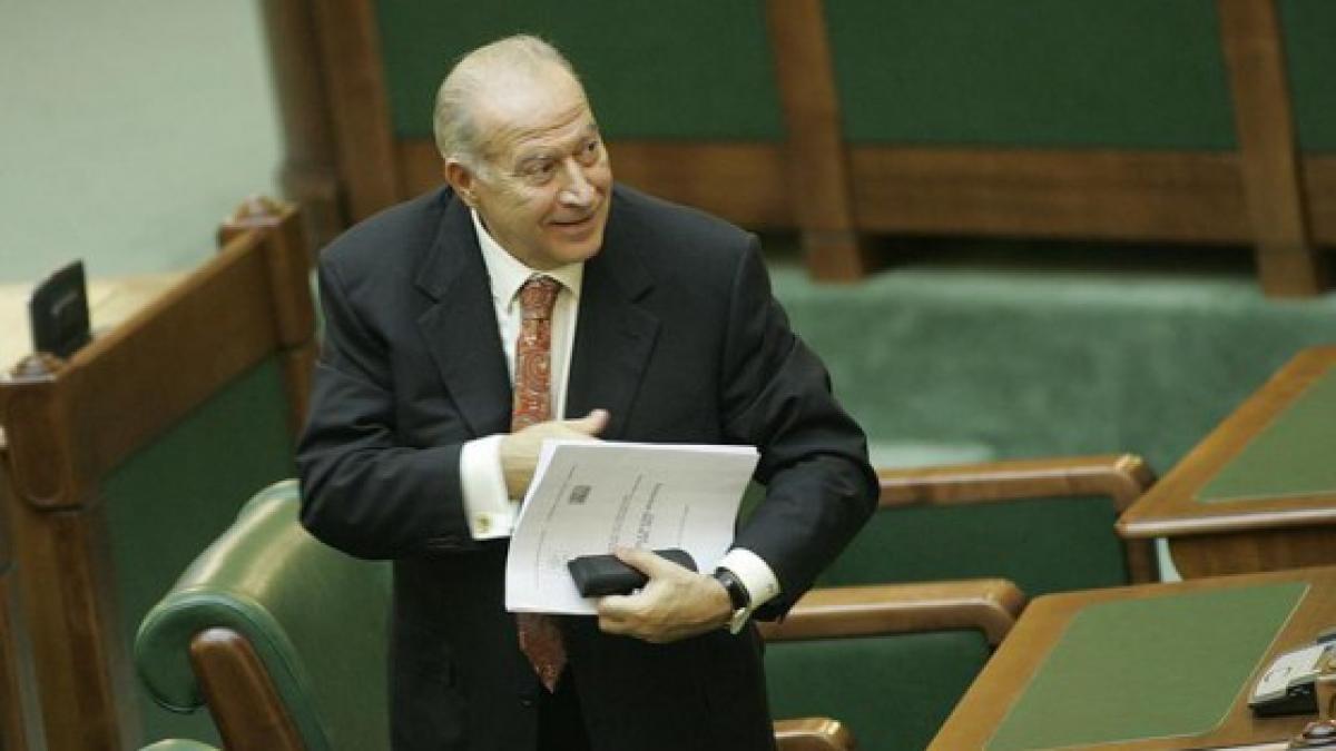 pe traian basescu il lasa nervii din presedinte jucator a devenit presedinte jucarie