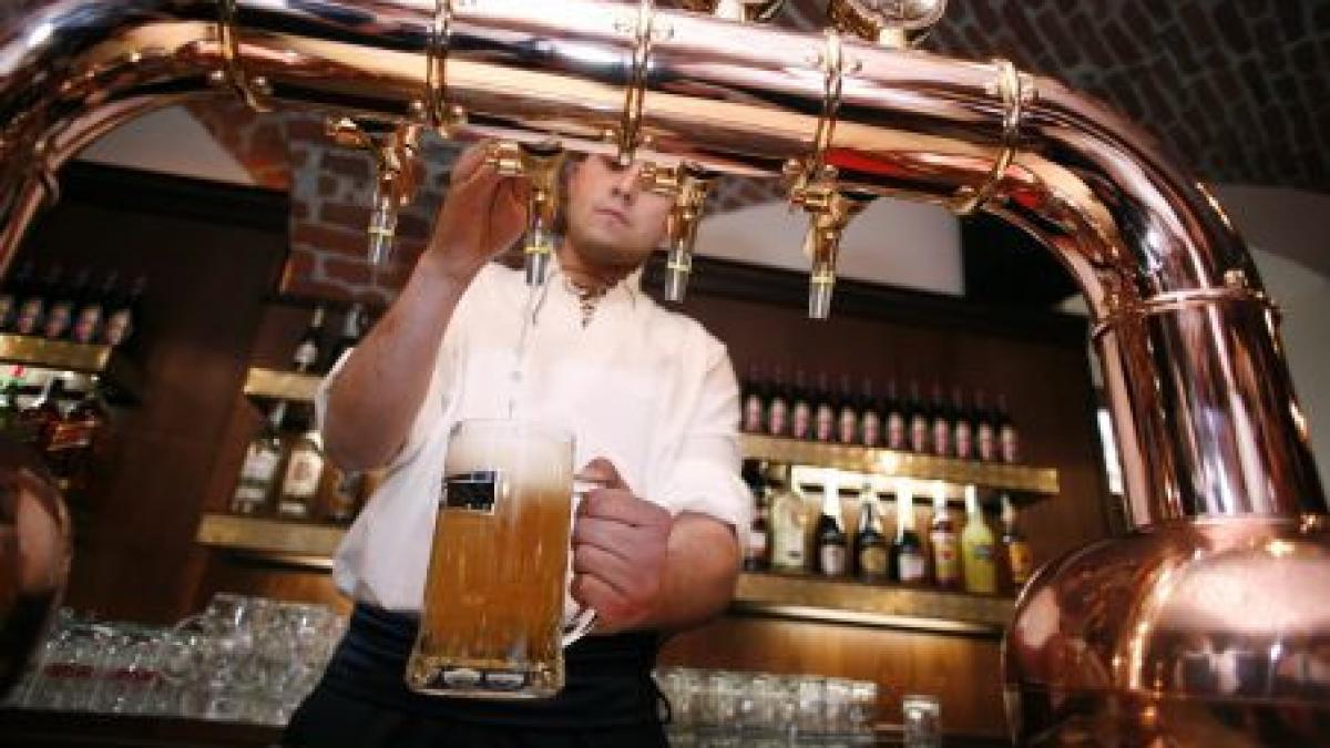 romanii pe locul 7 in europa la consumul de bere peste 50 din nationali prefera pet ul