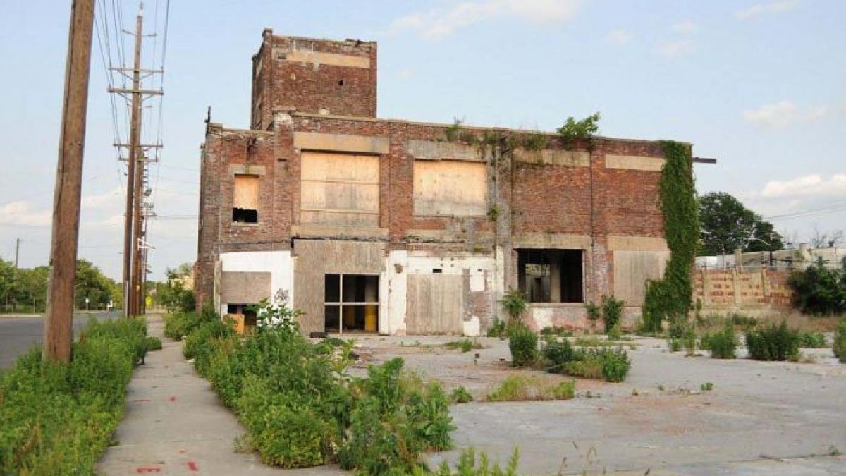 era una din perlele americii dar acum pare un loc bantuit oamenii sunt marionetele destinului