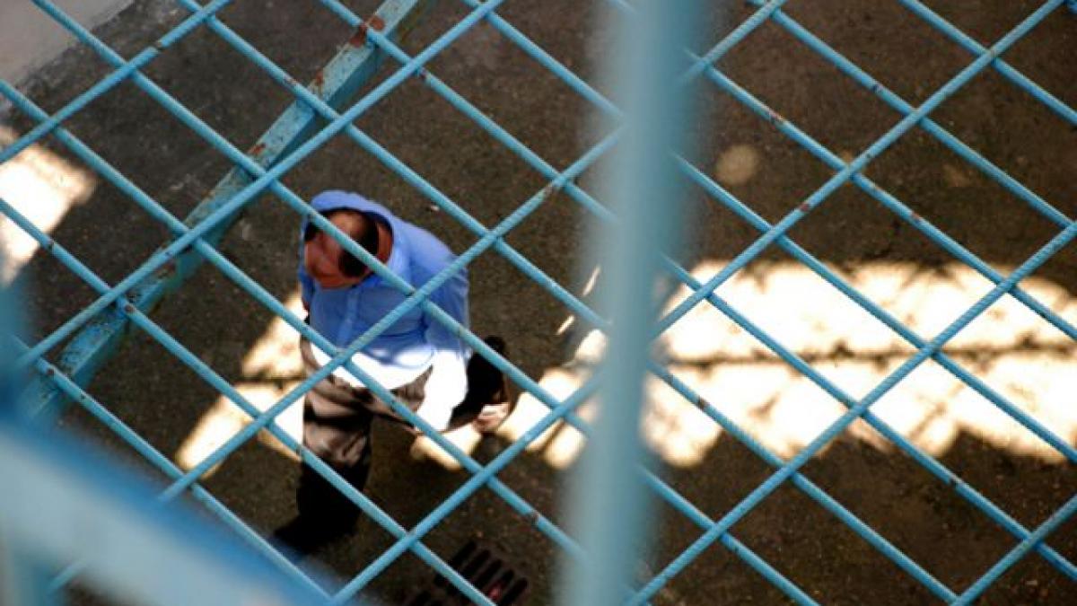 culmea eliberarii din puscarie un secretar de stat cere eliberarea predecesorului ca sa l ajute cu