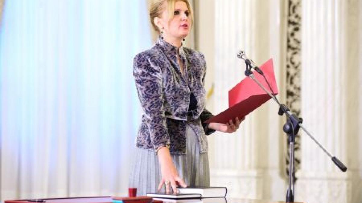 judecatoarea iulia motoc suspecta de incompatibilitate ministrul justitiei a sesizat ani si ccr