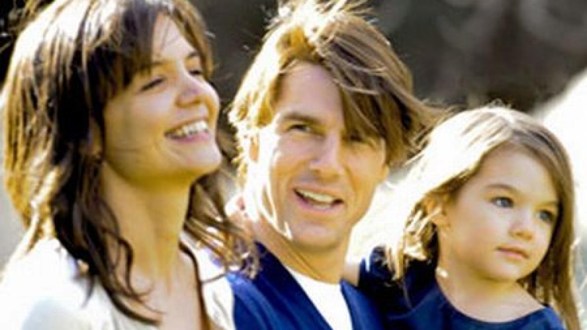 despartirea care a socat hollywood ul tom cruise si katie holmes divorteaza actrita cere custodia