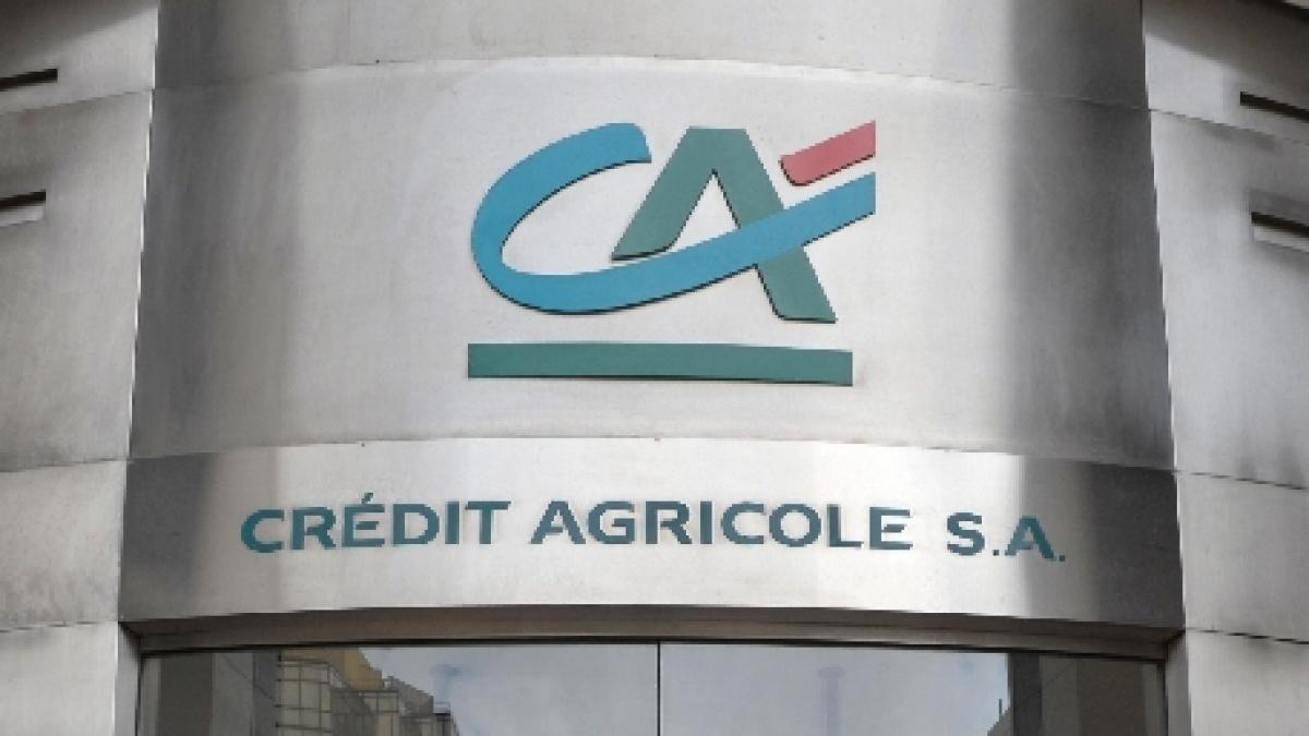 grupul francez credit agricole vrea sa vanda emporiki bank trei banci elene sunt interesate