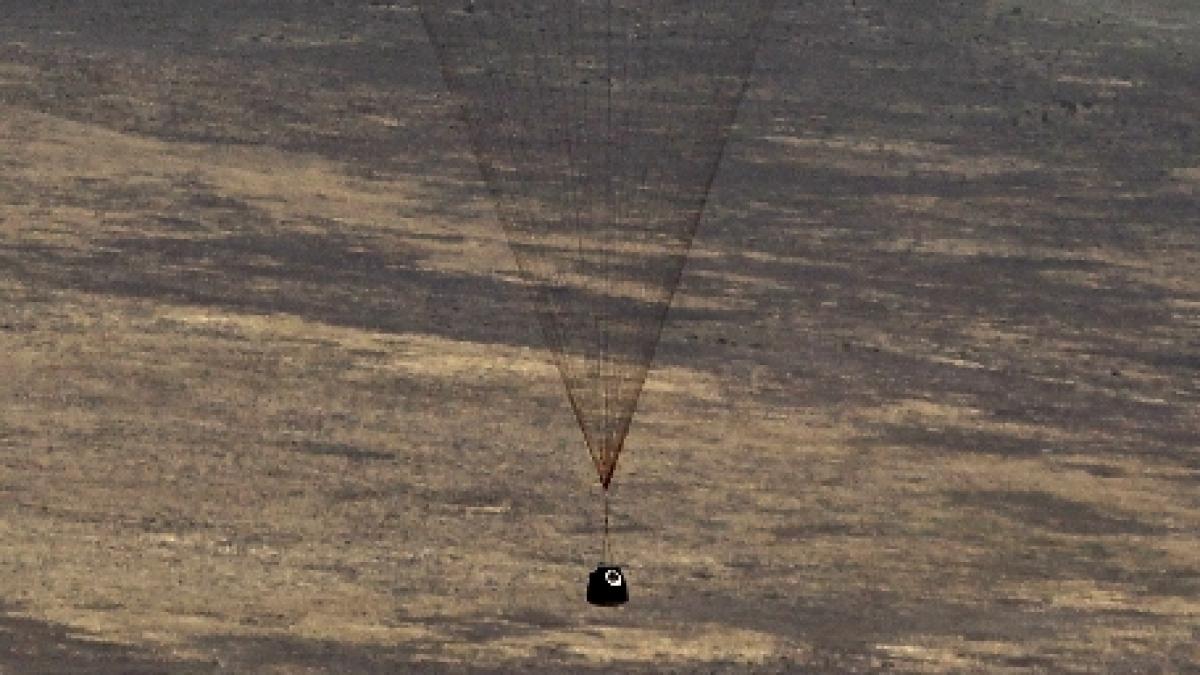 o capsula soyuz cu trei astronauti la bord a aterizat in kazahstan