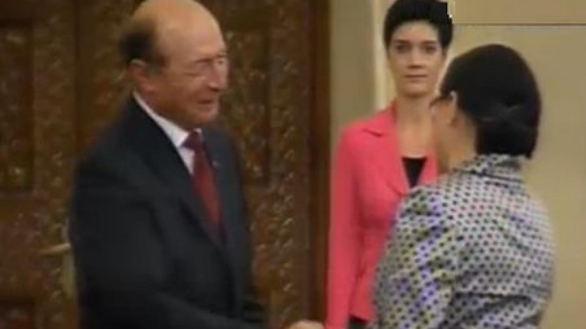 basescu sper sa nu incepem cu modificarile la legea educatiei pana nu o vedem functionand