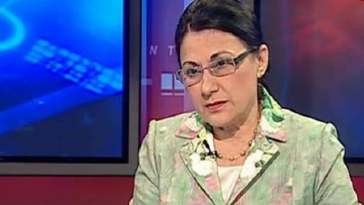 traian basescu ii pune conditii ecaterinei andronescu sa declare ca nu a plagiat