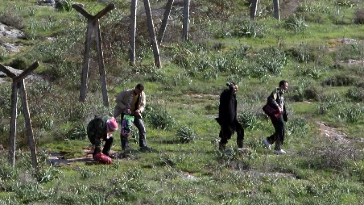 85 de militari sirieni printre care si un general s au refugiat in turcia