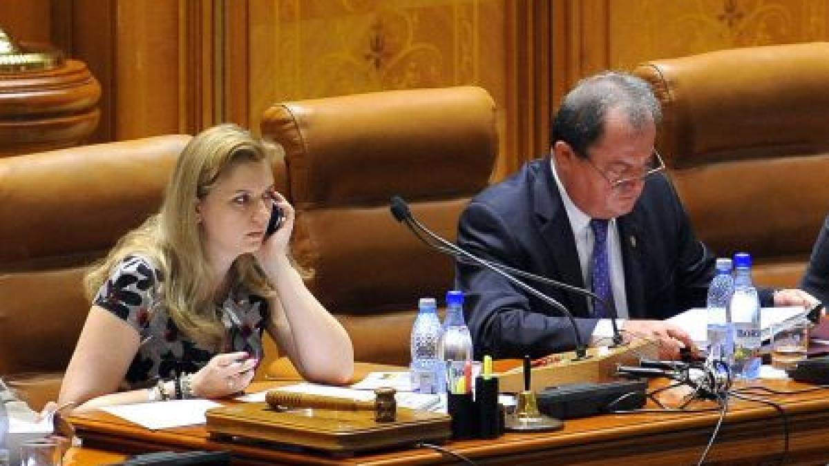 blaga si anastase fac contestatie la curtea constitutionala sesiunea extraordinara este convocata