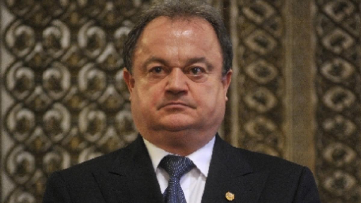 vasile blaga a eliberat biroul folosit de presedintele senatului crin antonescu ii va lua locul