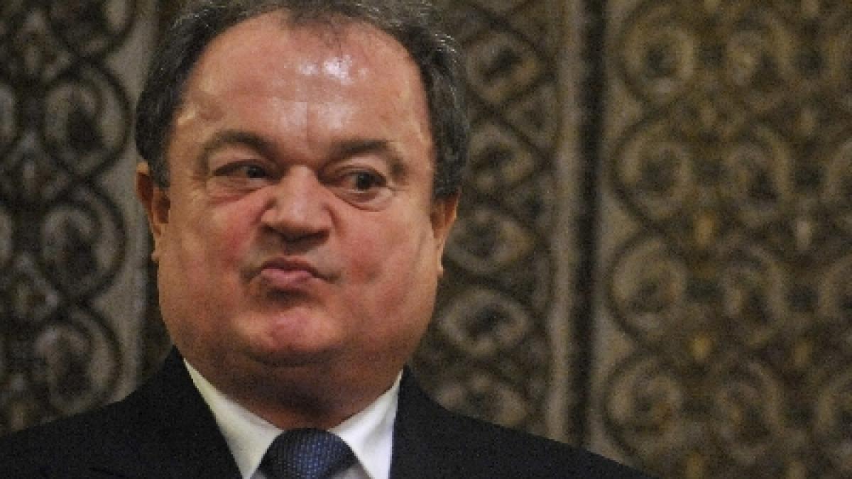 blaga nu participati la banditismul politic al celor de la usl