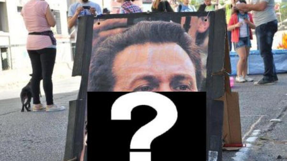 cel mai prost moment de a deschide gura intr o poza nici nu stii ce ti se poate intampla