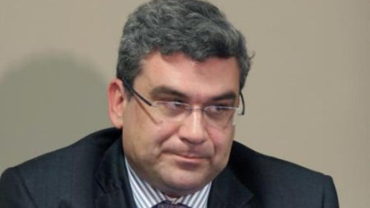 lui baconschi ii plac locuintele de protocol fostul ministru nu se da dus din apartamentul oferit