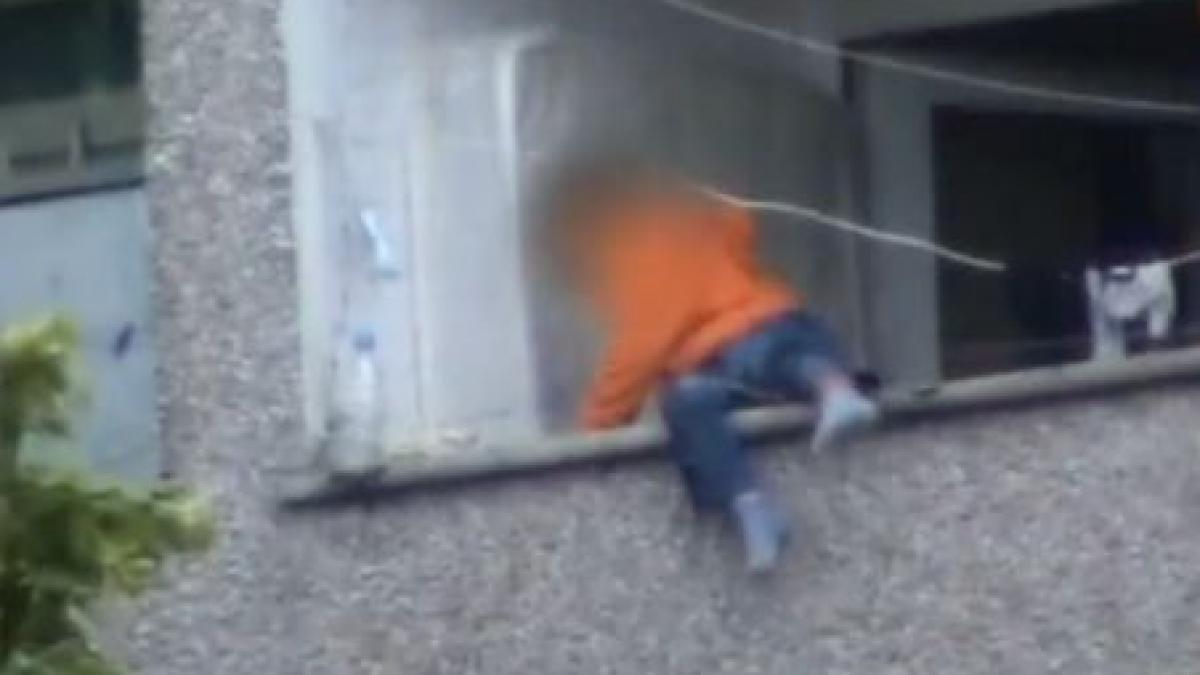 unde s a urcat acest copil de doi ani iti va da fiori explicatia mamei sale este halucinanta