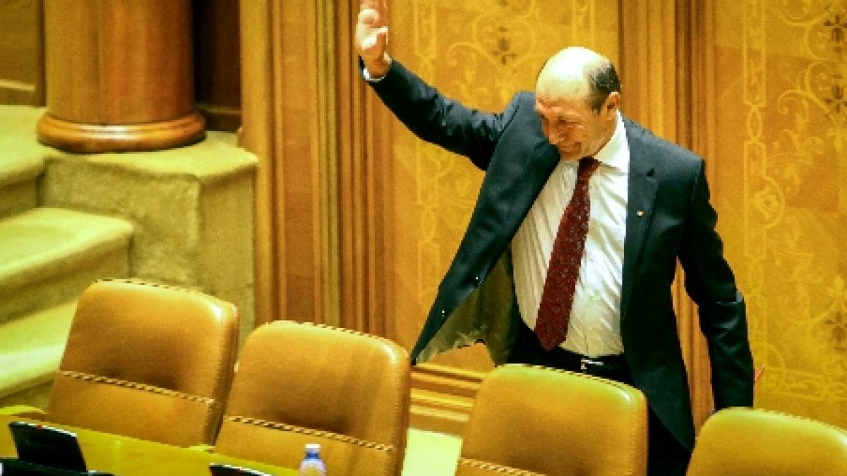 basescu a fost suspendat cu 256 de voturi pentru cum se va infaptui demiterea presedintelui