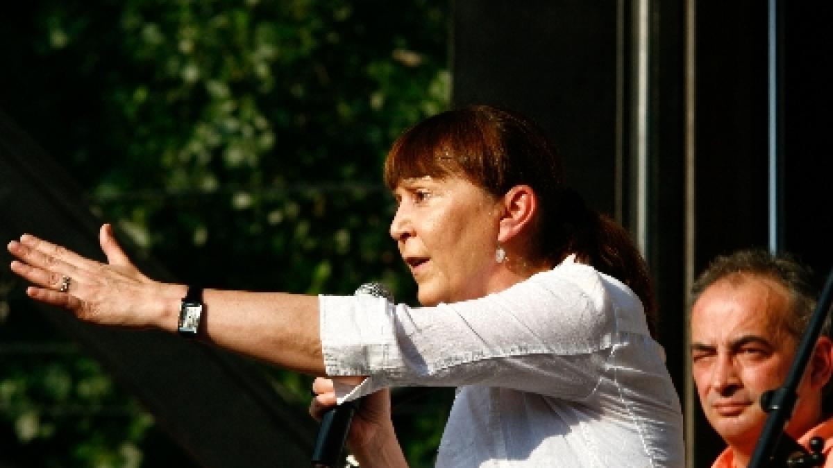usl cere demisia monicai macovei aceasta este acuzata ca a mintit institutiile europene