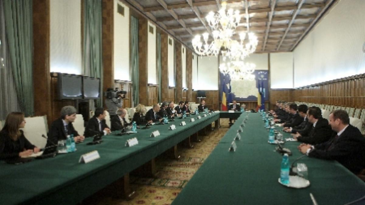 Guvernul a aprobat hotărârile de organizare a referendumului de suspendare a preşedintelui. Vezi deciziile luate