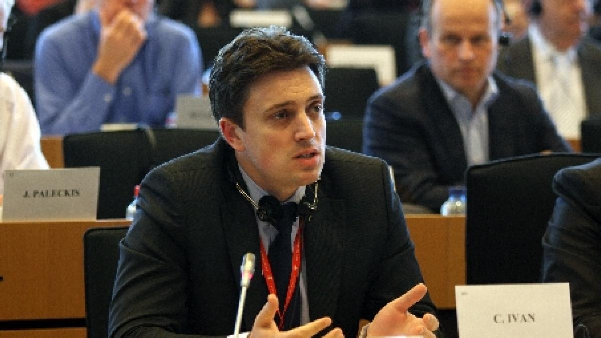 europarlamentarii usl cer la pe sanctionarea monicai macovei cu pierderea mandatului