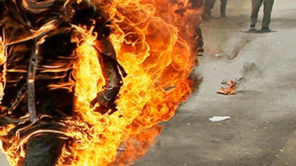 i a dat foc amicului sau pentru ca mirosea urat cu asa prieteni mai ai nevoie de dusmani