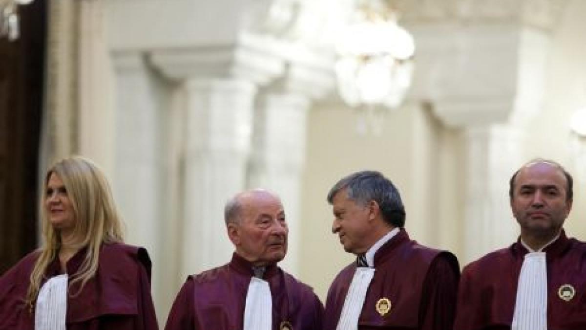 ccr a decis legea referendumului este constitutionala daca asigura participarea a 50 plus 1 din cei