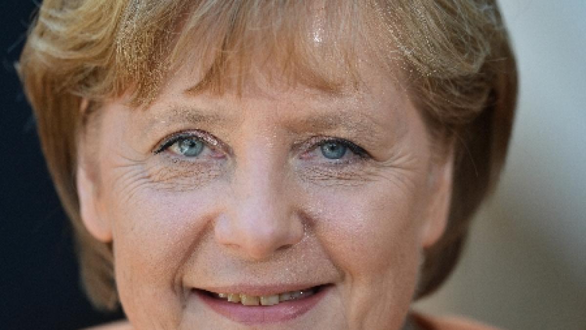 cea mai penibila aparitie a angelei merkel cum a fost aceasta asemanata cu hitler