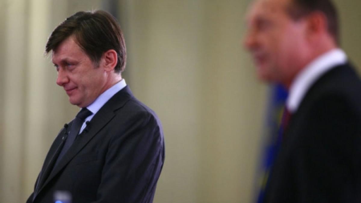 Traian Băsescu hands over Romania's Presidency to Crin Antonescu