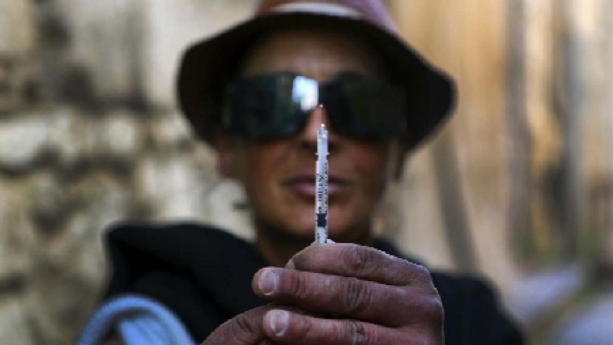 consumul de droguri si infectiile cu hiv au explodat in grecia