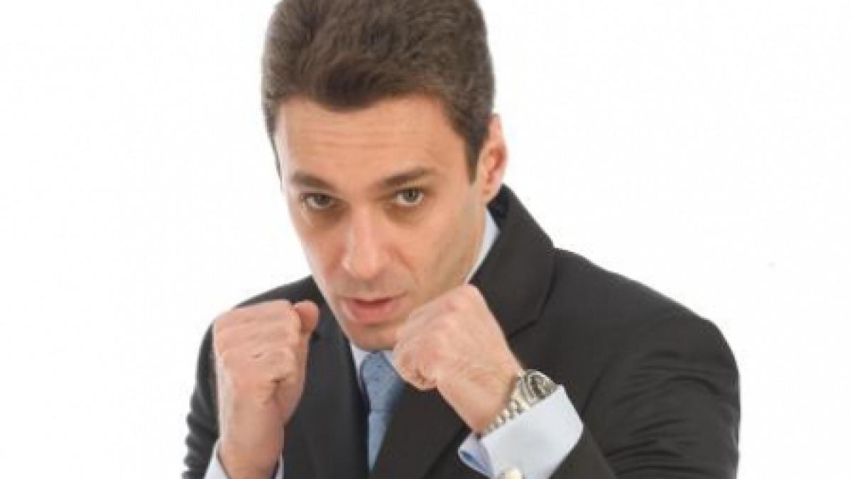 badea stie cum ar fi salvat basescu titanicul misterul a fost deslusit pe twitter