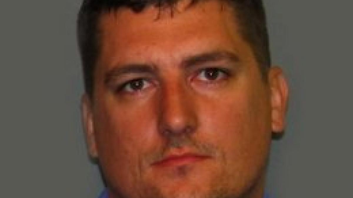 politistul hot a furat iphone ul unei victime implicata intr un accident rutier