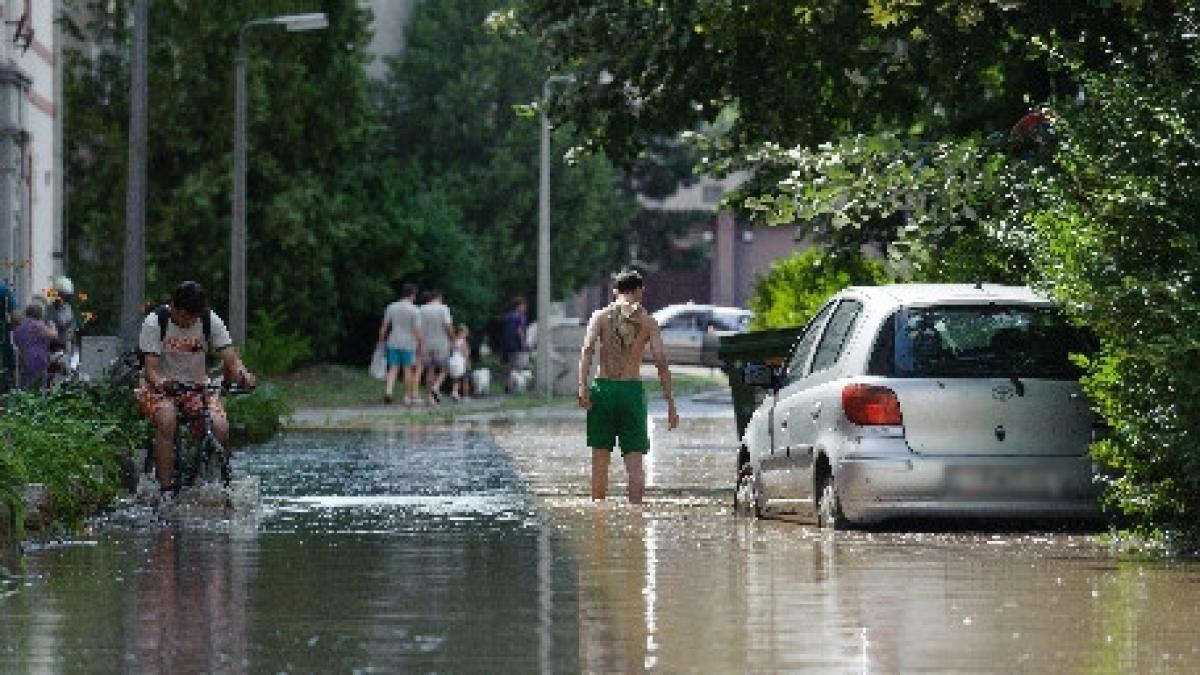 japonia circa 400 000 de persoane au primit ordin de evacuare din cauza ploilor torentiale din