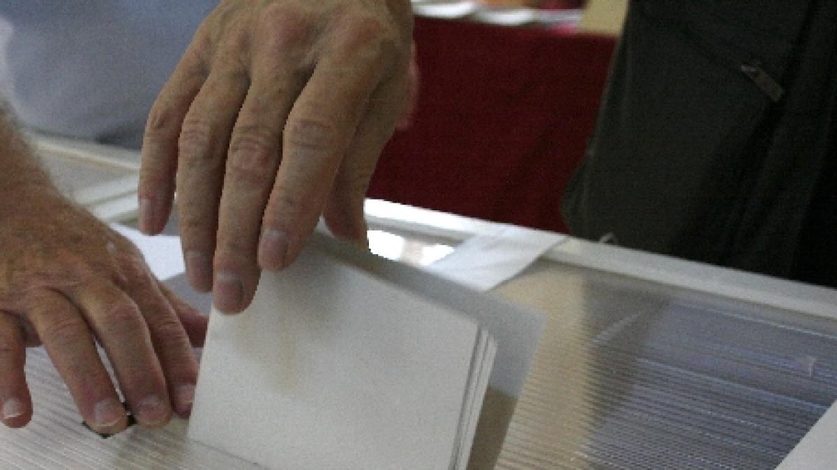 usl ii cere lui basescu sa isi dea demisia de onoare in cazul unei majoritati covarsitoare