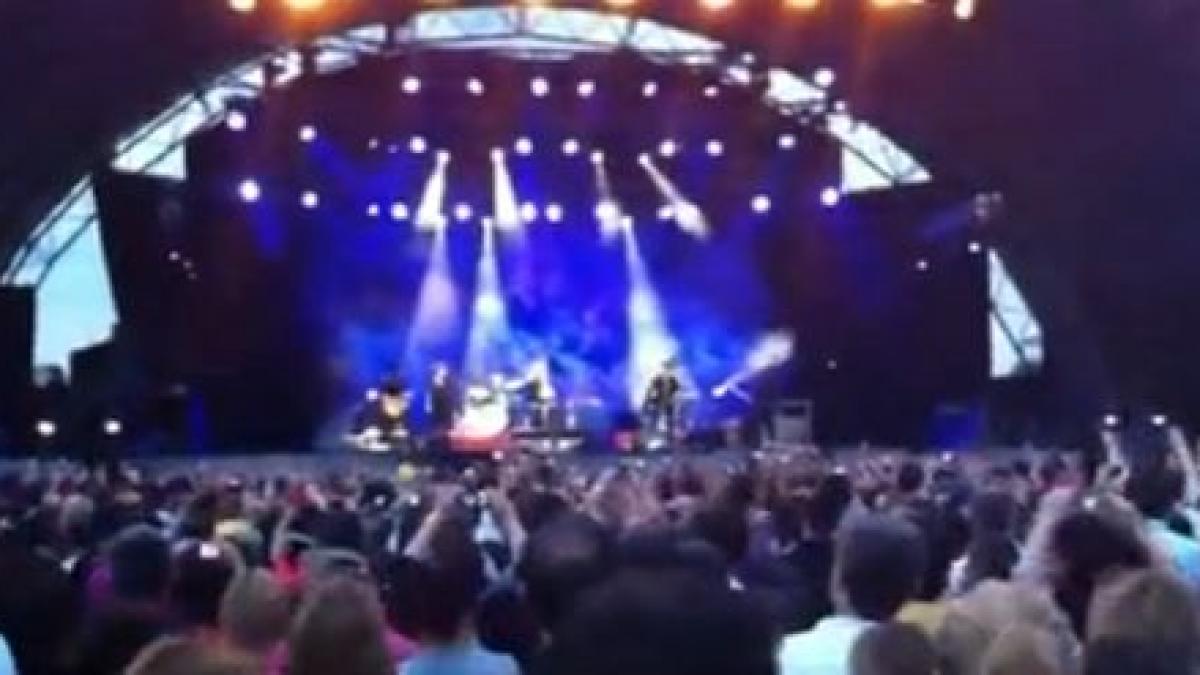 celebrii roxette intampinati de ardeleni cu varza a la cluj