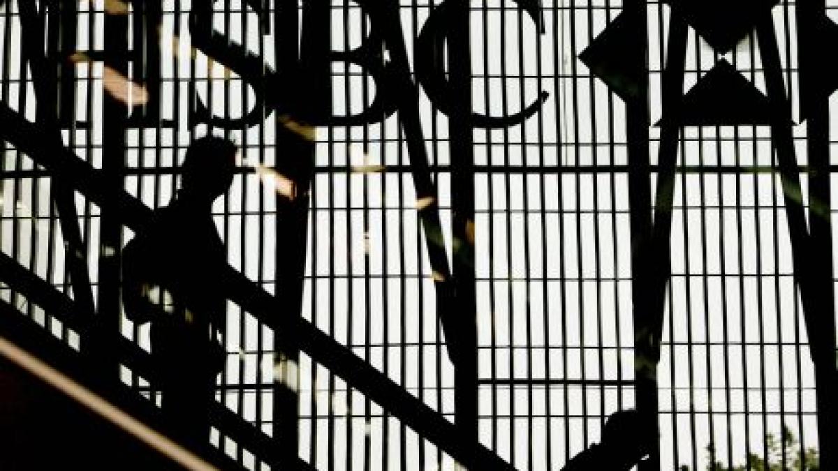 poarta organizatiilor teroriste si a traficantilor catre sua acuzatii deosebit de grave la adresa