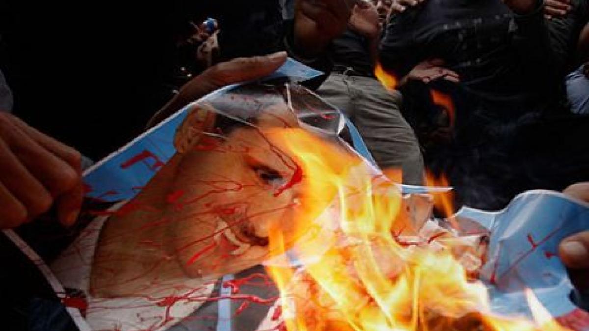 in fiecare zi sute de oameni isi dau viata pentru eliberarea tarii rebelii au ajuns in damasc si