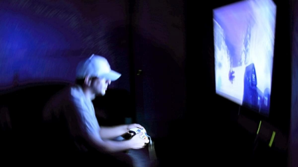 dependenta de calculator ucide un adolescent din taiwan a murit dupa ce s a jucat 40 de ore