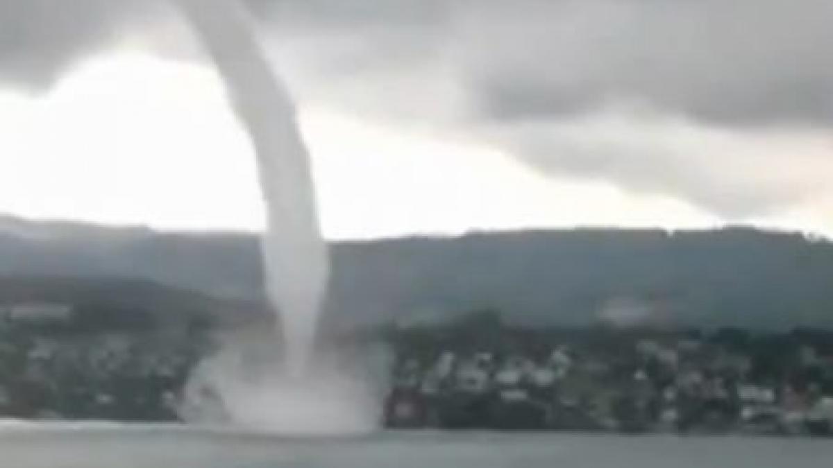 imagini spectaculoase tornada de apa la zurich in elvetia