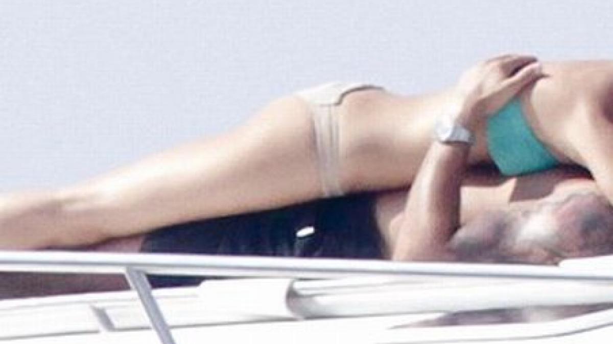 mai aveau putin si aratau privitorilor tot nu au mai avut rabdare pana la hotel