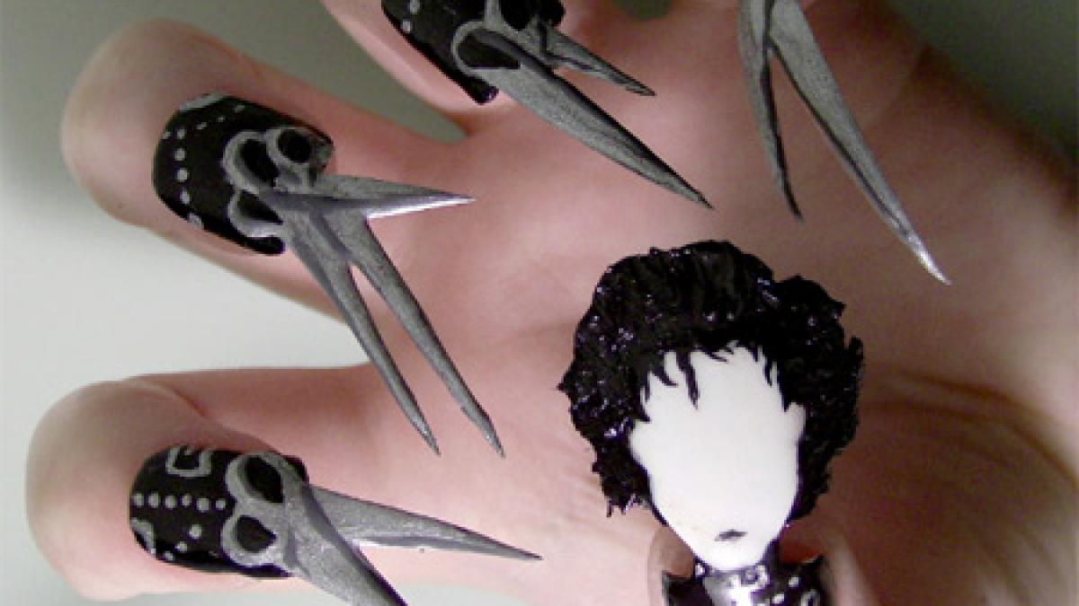 vara asta vrei sa faci noi cuceriri iata cele mai tari modele de manichiura