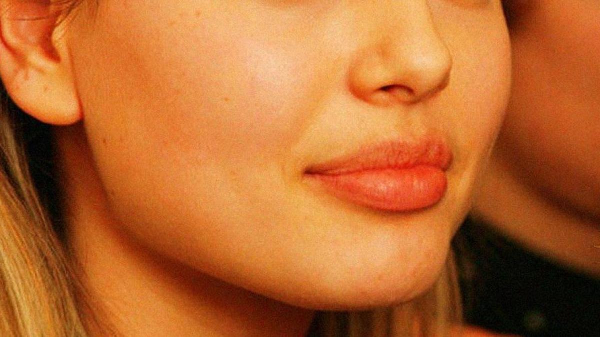 chipul acestei copile a vrajit rusia americanilor nu le a venit sa creada cand au vazut asemanarea