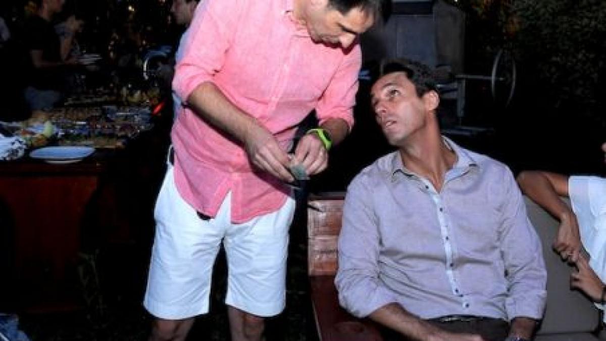 negru si badea au gasit un portofel burdusit cu euro