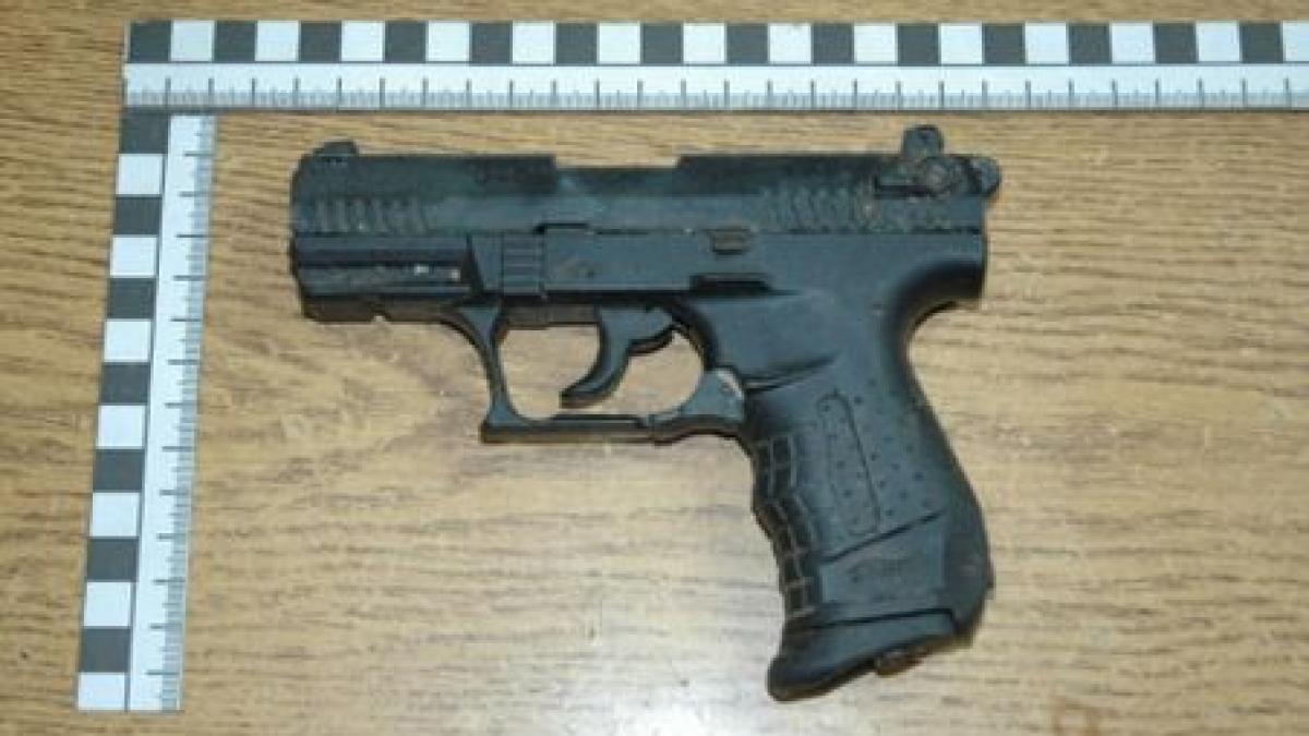 un fost candidat la primaria barlad s a impuscat in gura